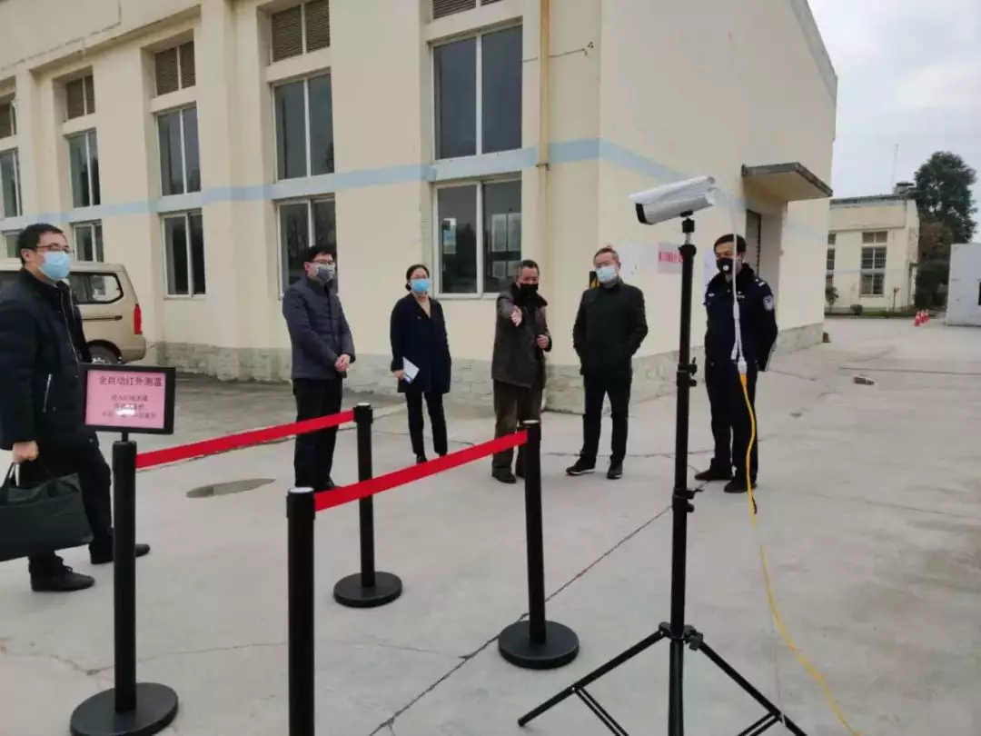 区政法委书记调研成都理想科技(图3)